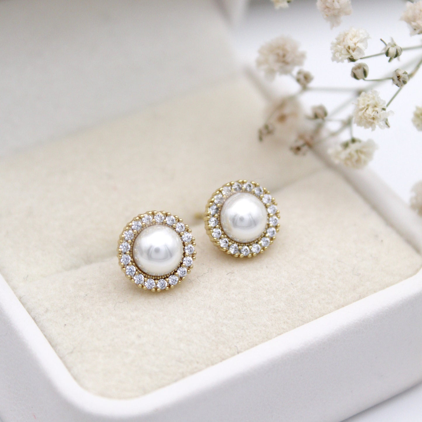 Aldara Pearl Stud Earrings