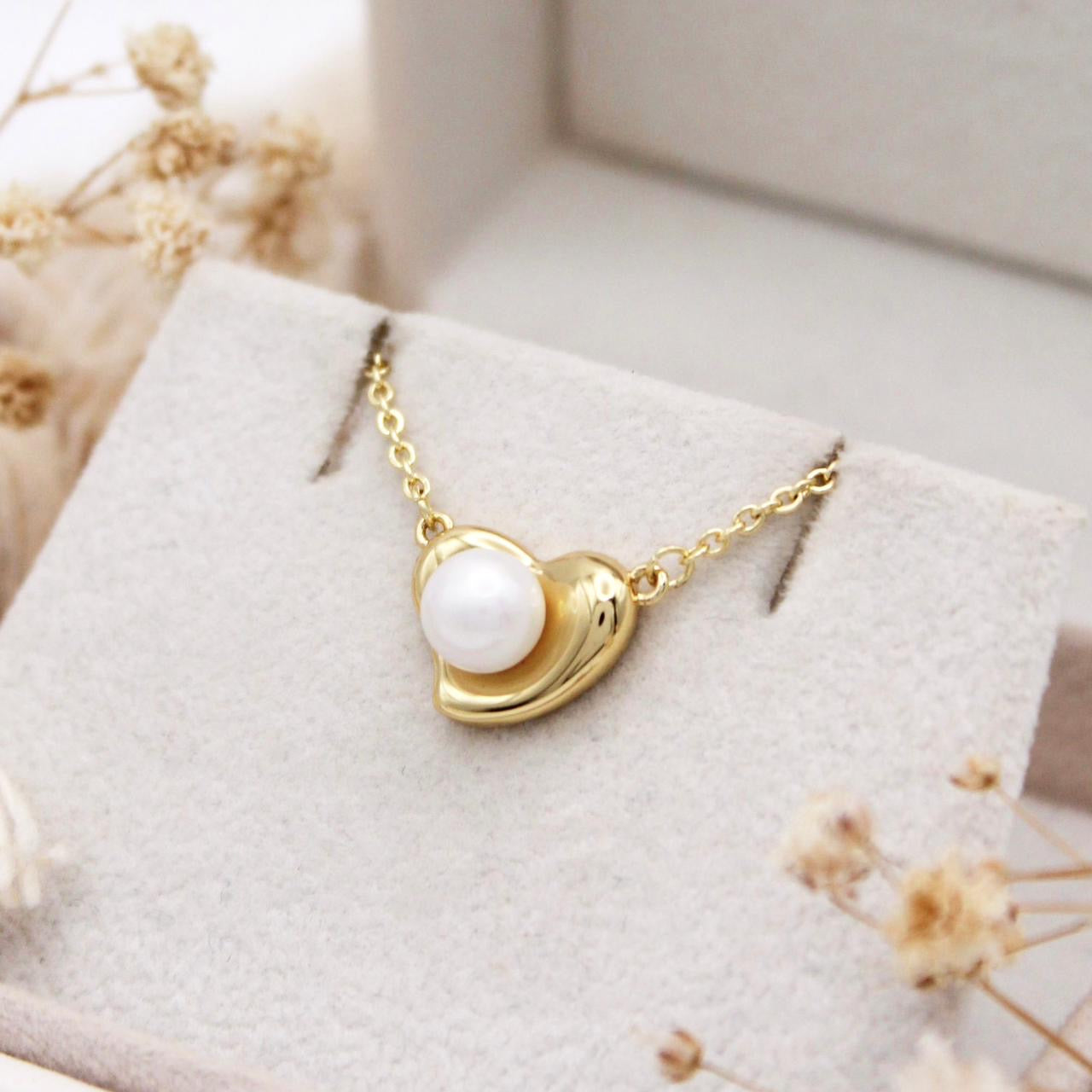 Corina Pearl Necklace