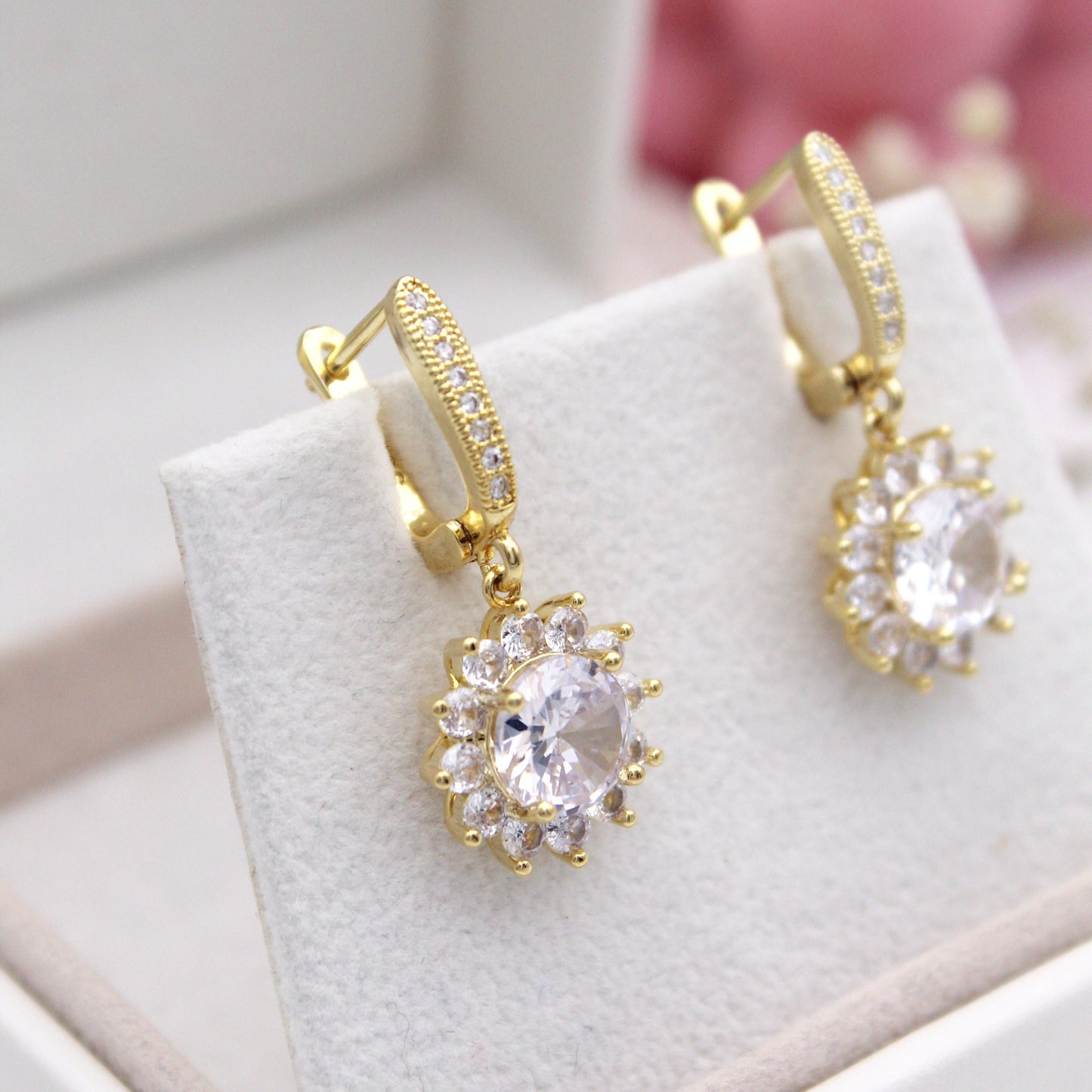 Estíbaliz Huggie Earrings