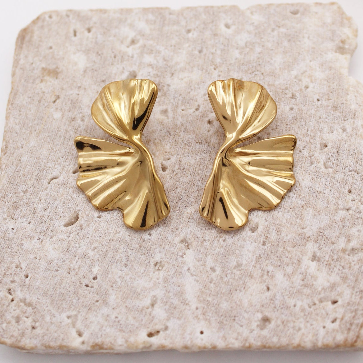 Nayara Stud Earrings