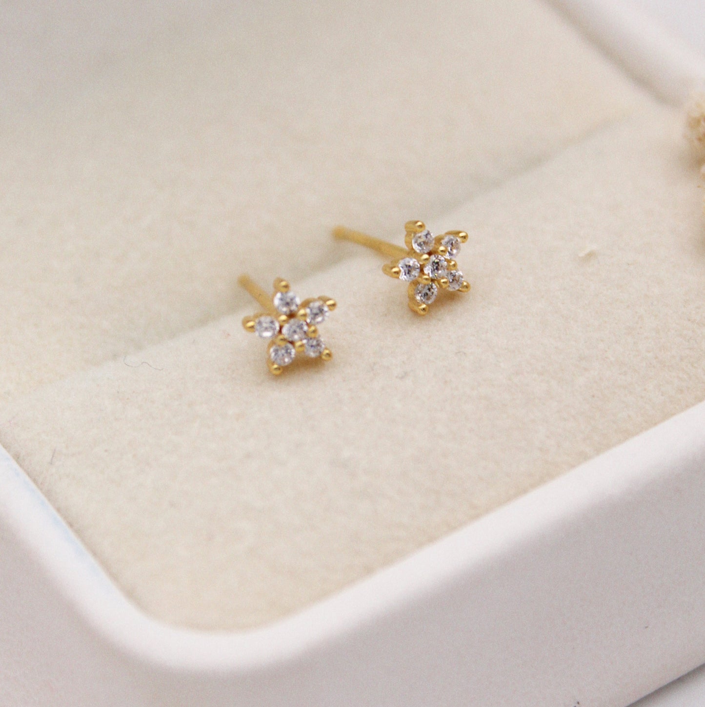 Dainty Flower Stud Earrings