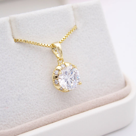 Amnette Clear Necklace