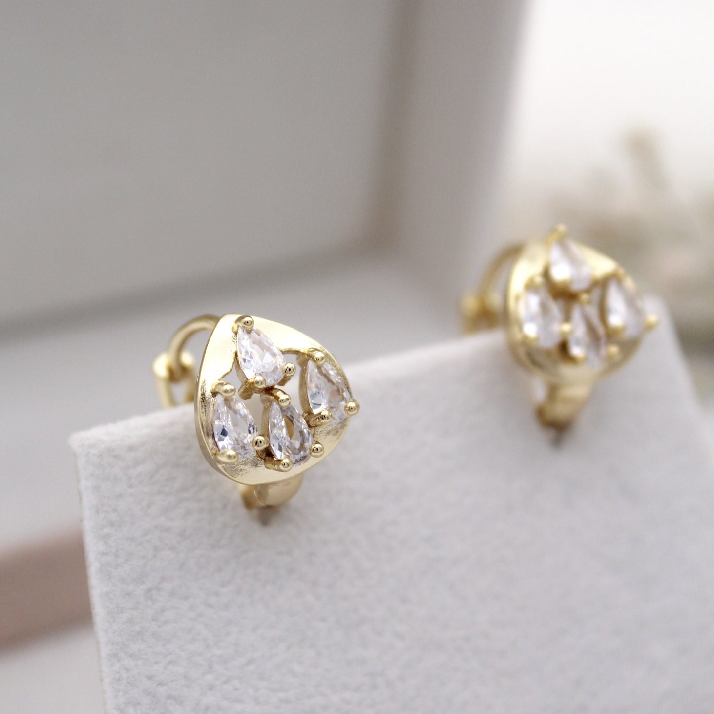 Saanvi Huggie Earrings