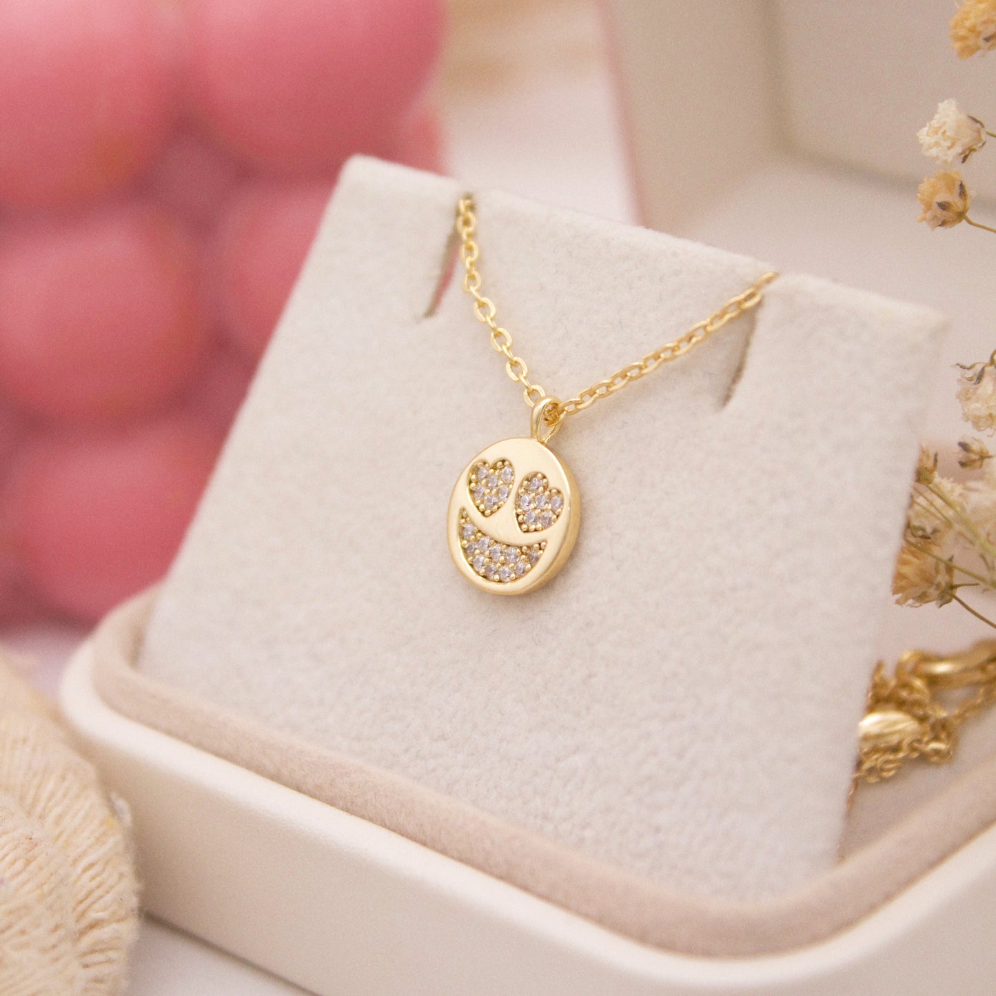 In love Face Necklace