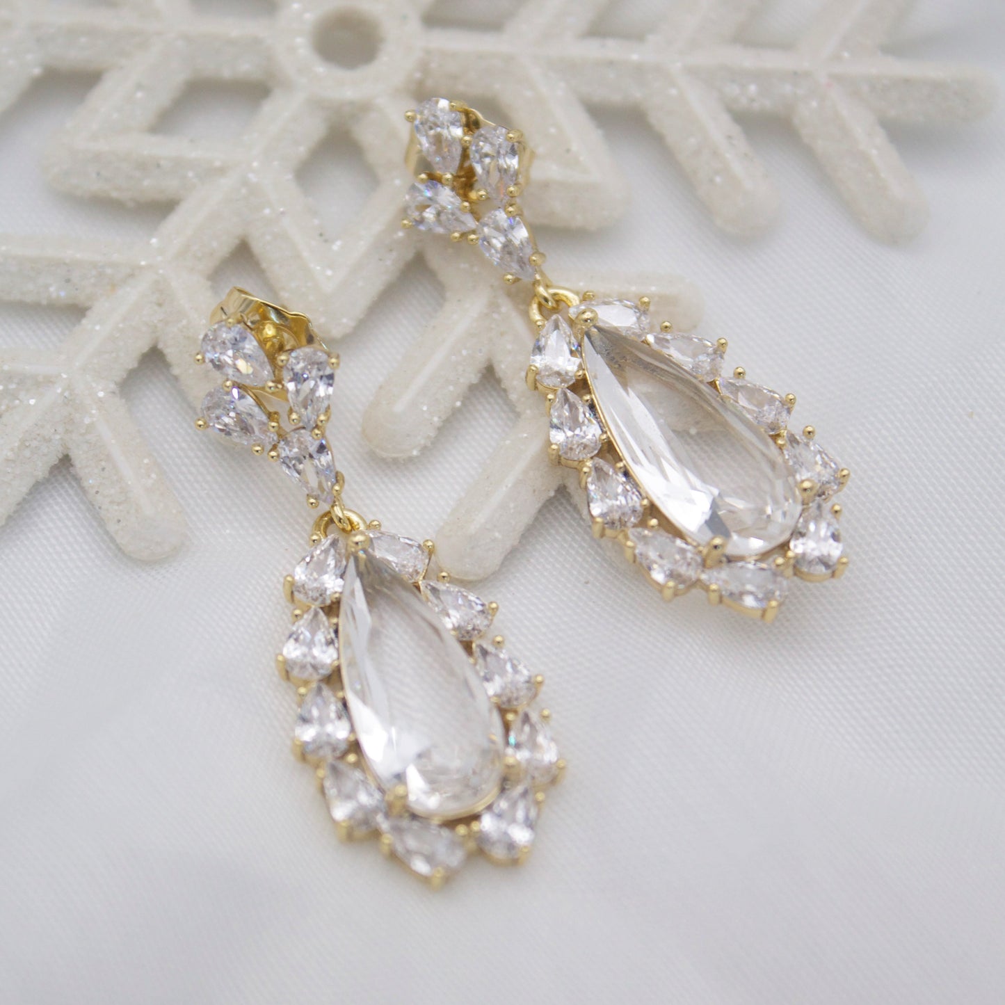 Rossibel Clear Stud Earrings