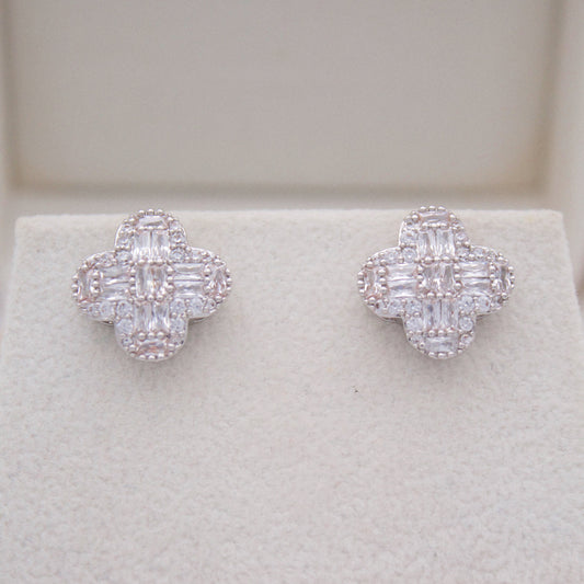 Valeria Stud Earrings