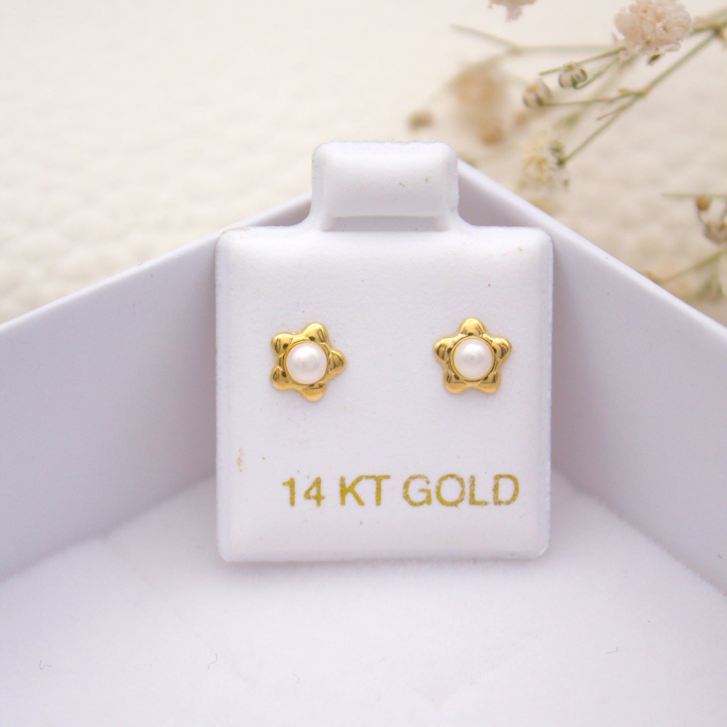 Fiore Pearl Screwback Piercings 14KT