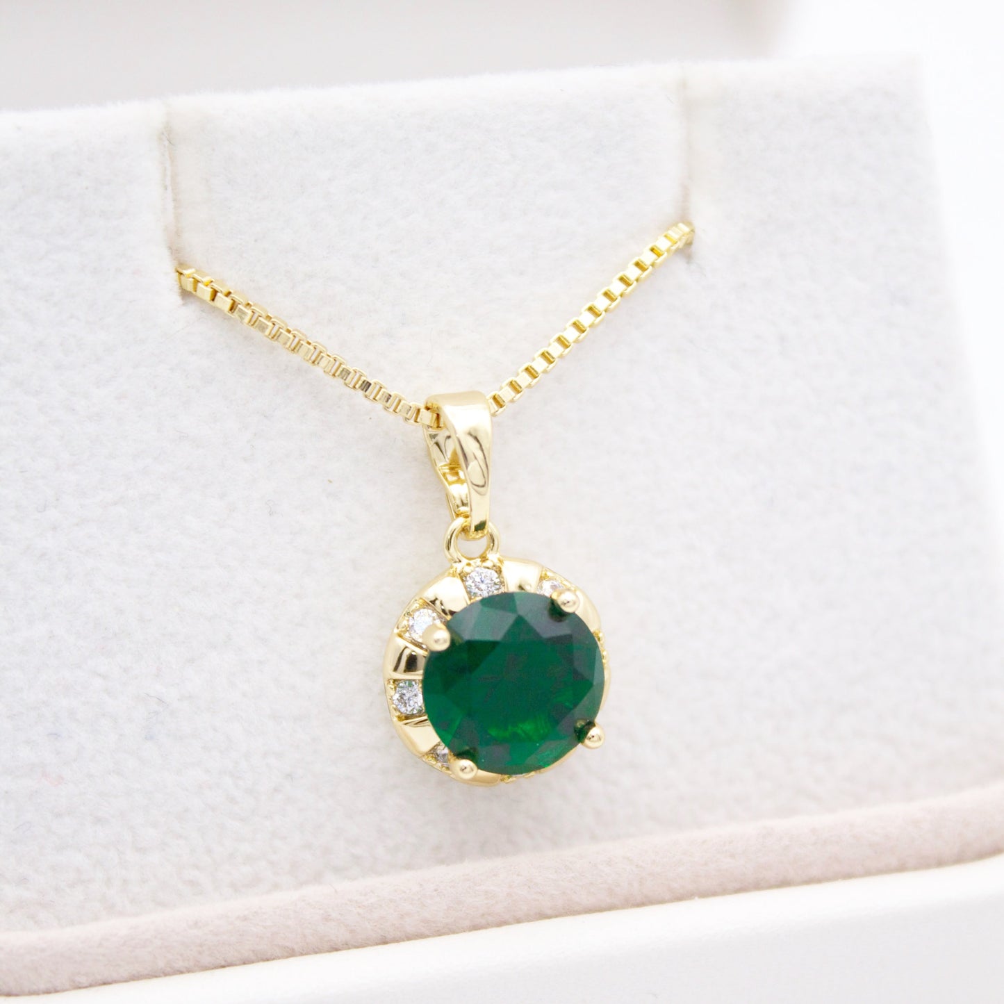 Amnette Clear Necklace
