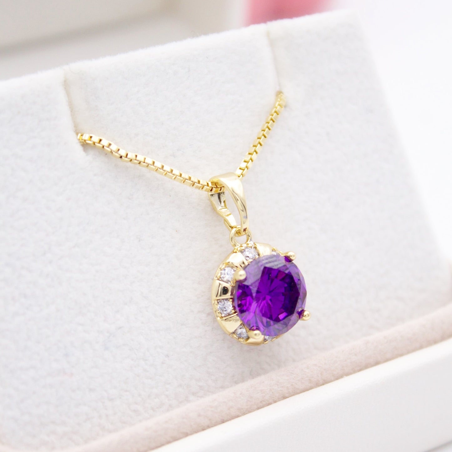 Amnette Clear Necklace