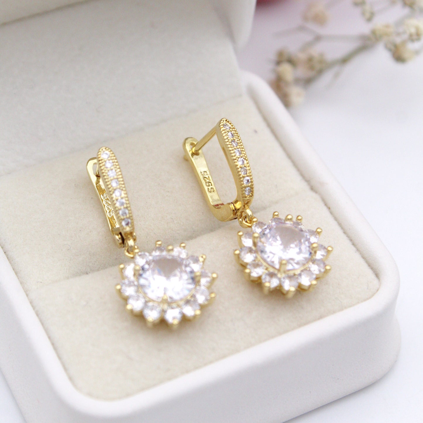 Estíbaliz Huggie Earrings