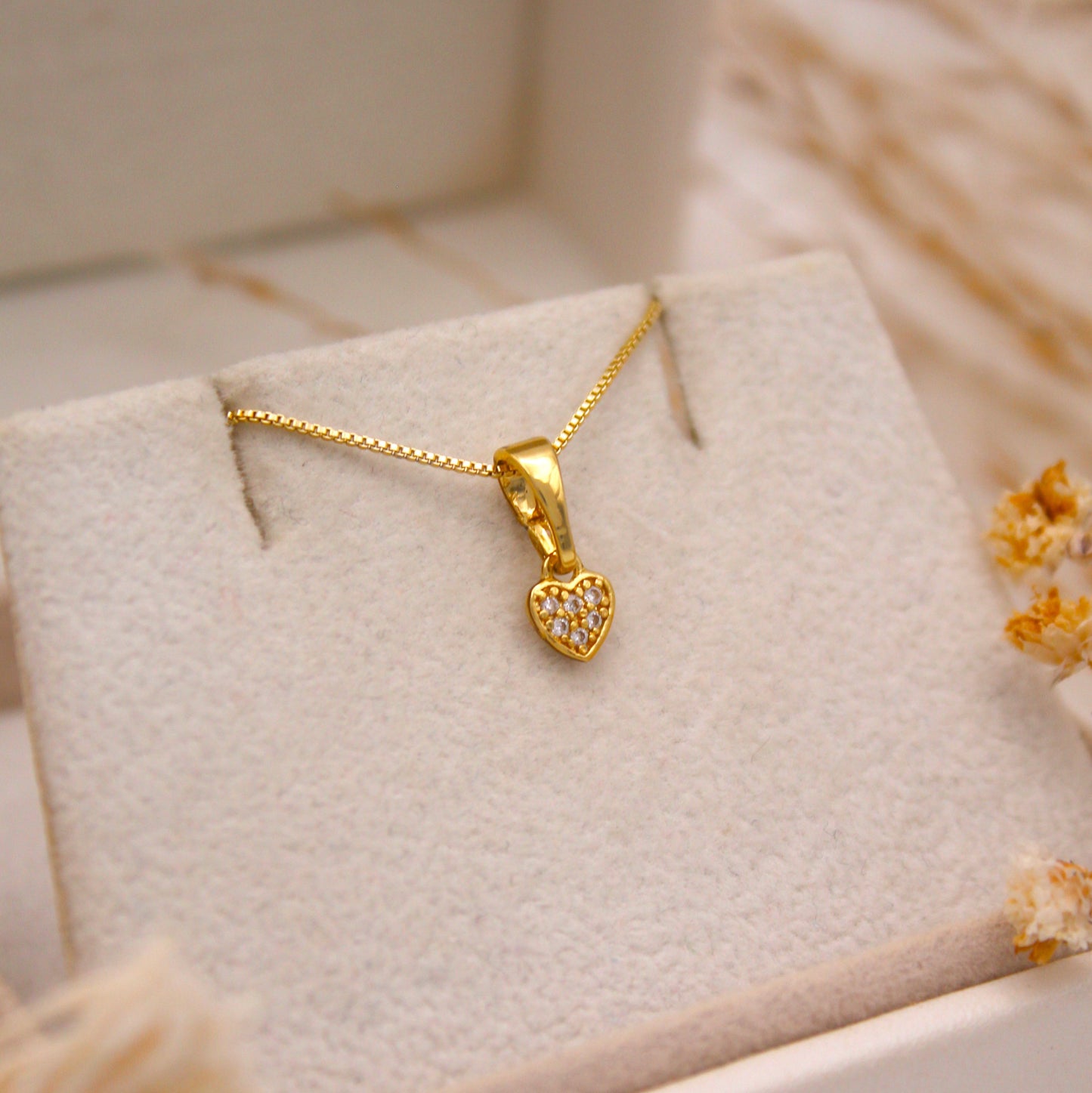 Abril Heart Necklace