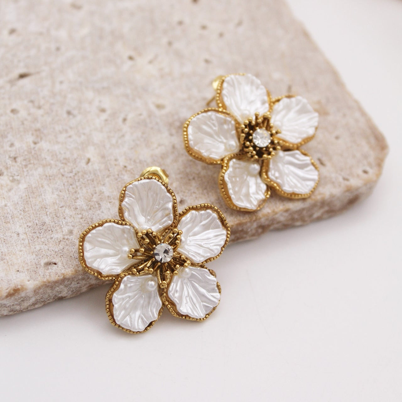 Azeneth Stud Earrings