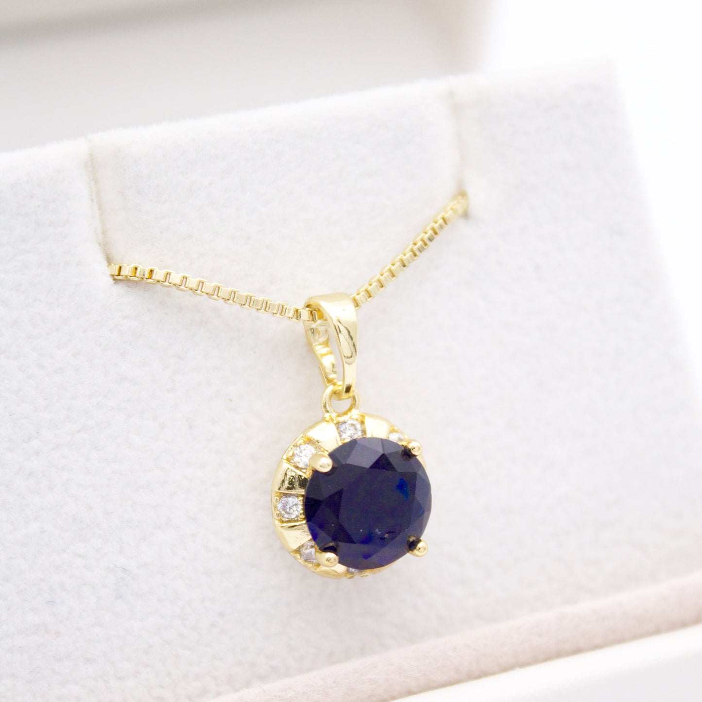 Amnette Clear Necklace