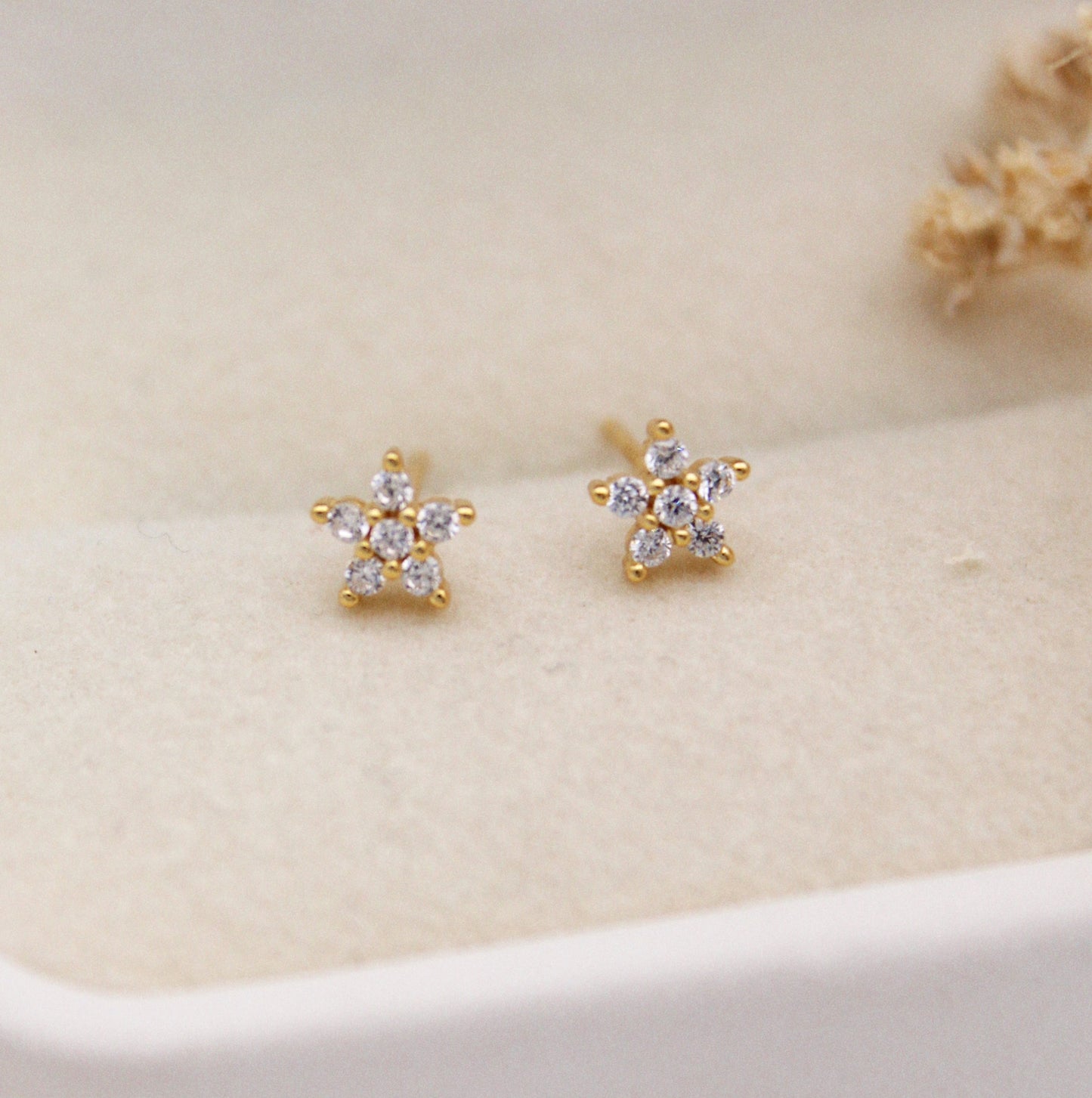 Dainty Flower Stud Earrings