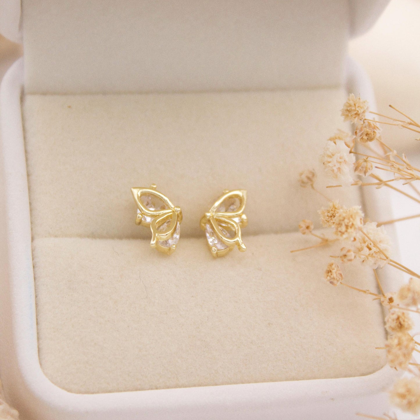 Danahe Stud Earrings