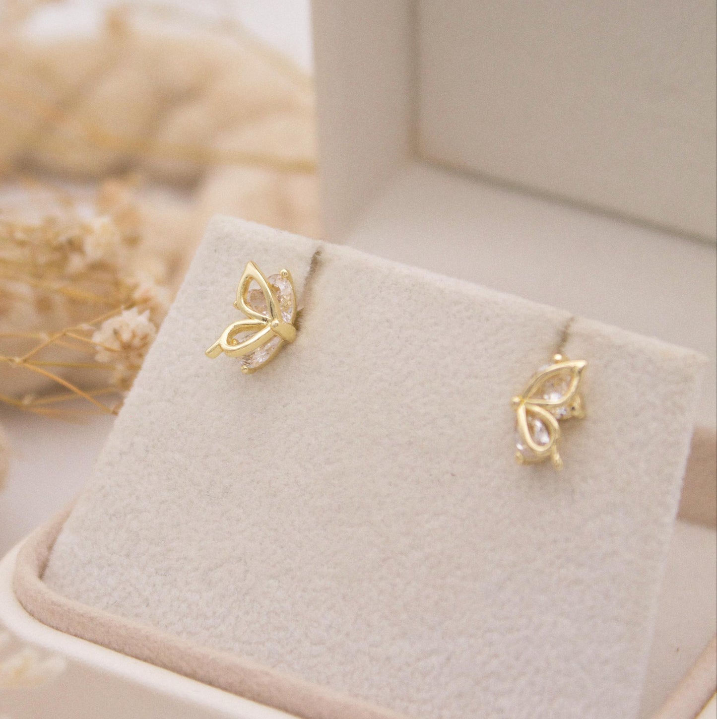 Danahe Stud Earrings