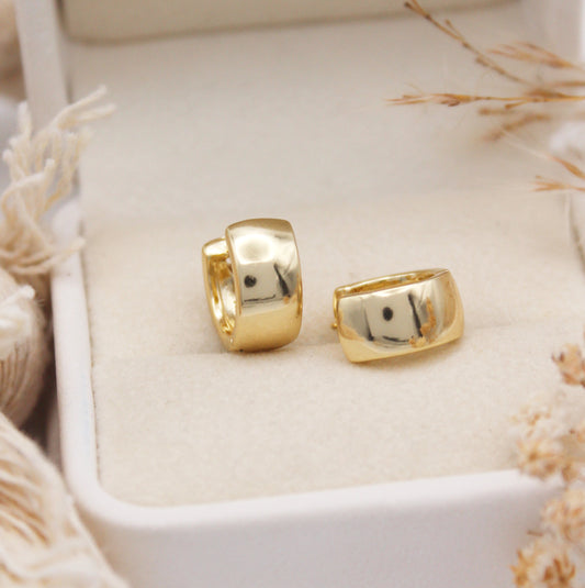 Cyra Huggie Earrings