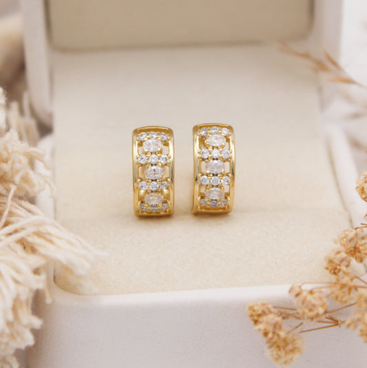 Aelin Huggie Earrings