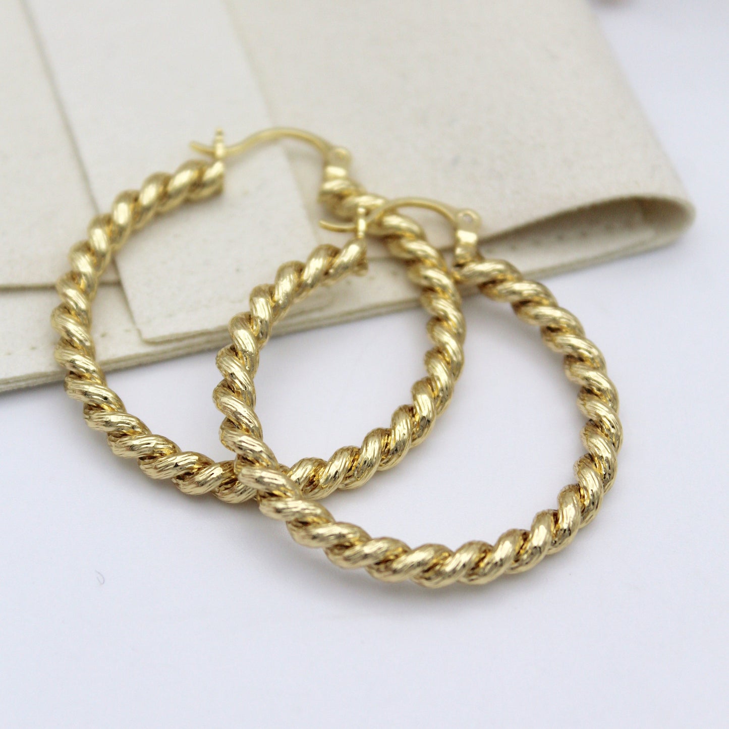 Ciria Hoop Earrings