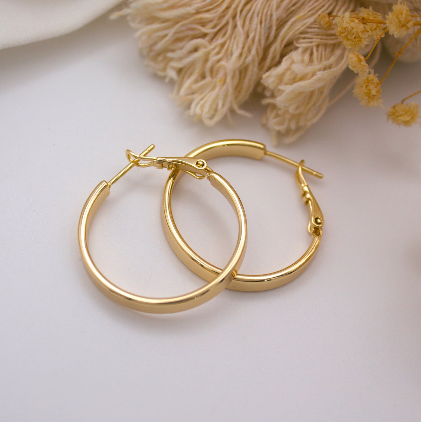Delia Hoop Earrings (3 cm)