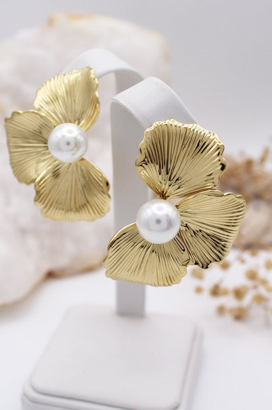 Selune Stud Earrings