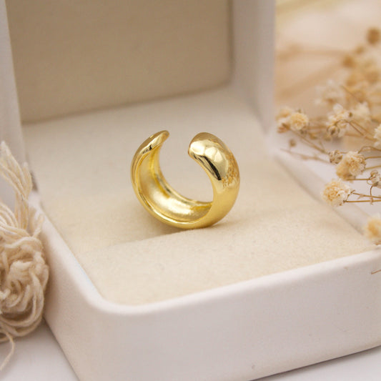 Malena Earcuff