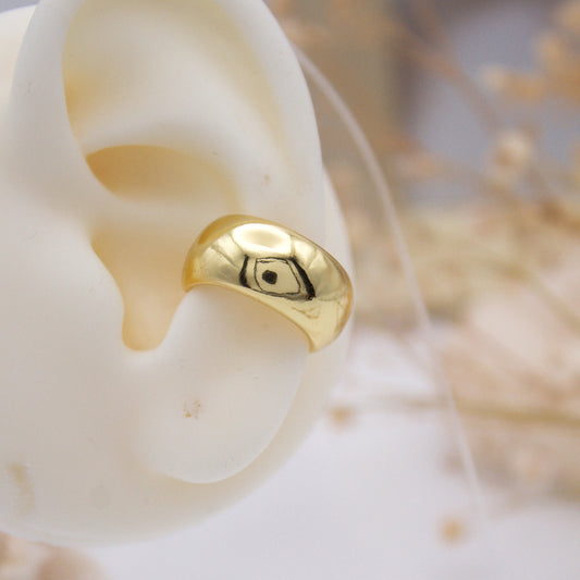 Malena Earcuff