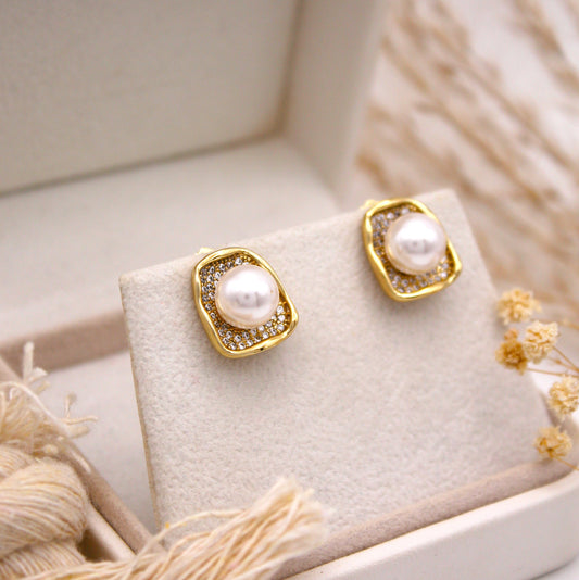 Belle Pearl Stud Earrings