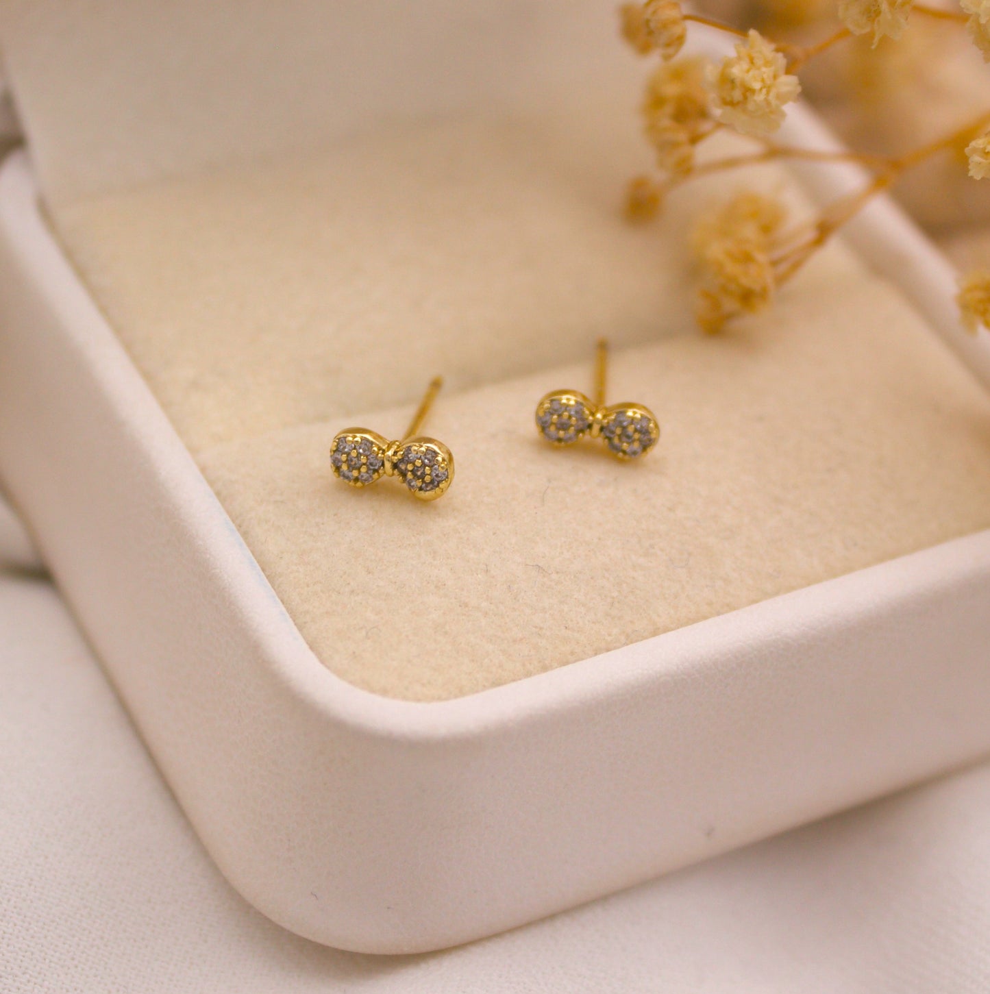 Luccie Stud Earrings