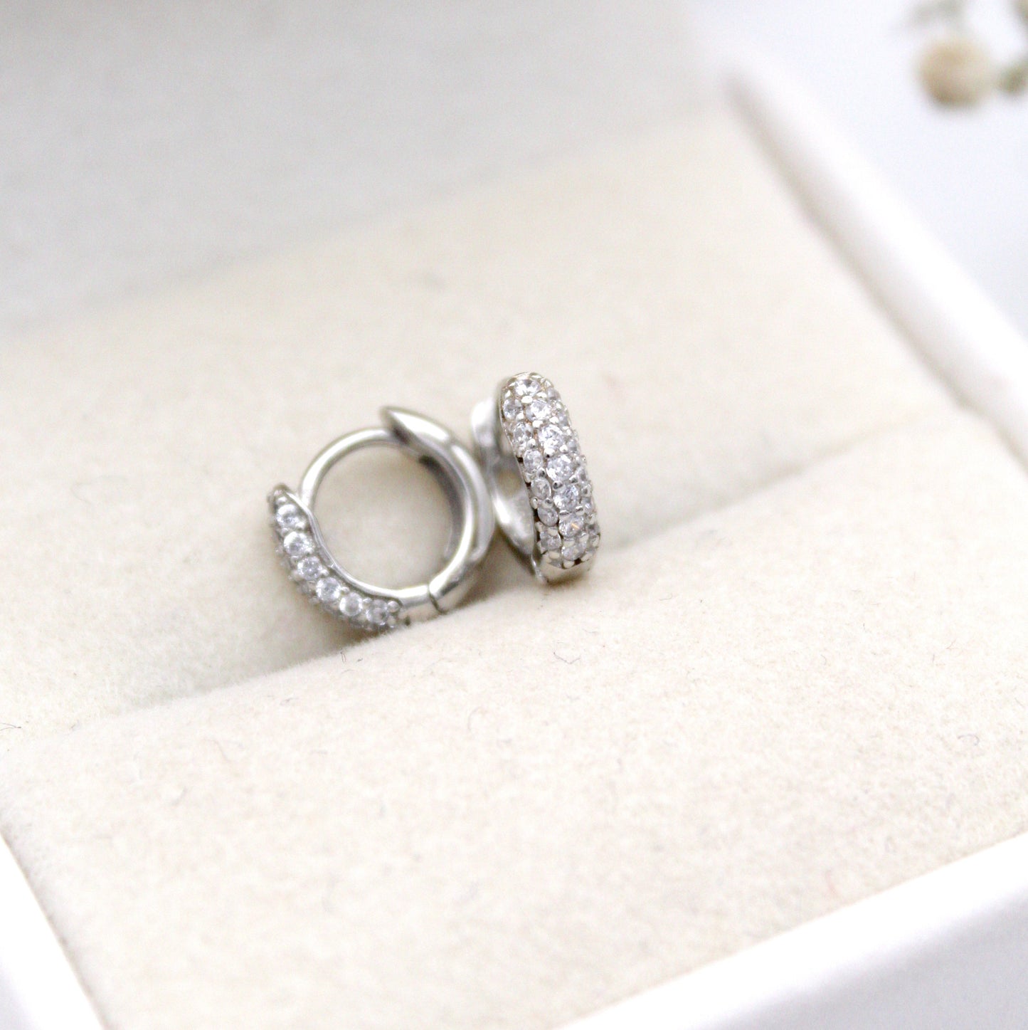 Althea Silver Mini Piercing Earrings (4 mm )