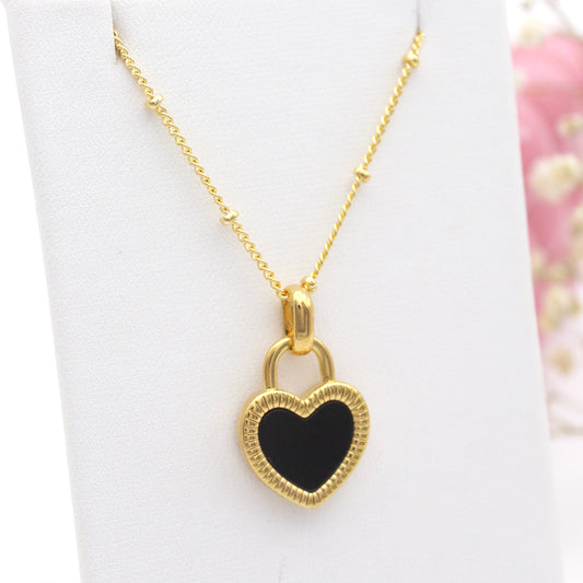 Nadeleine W&B Heart Necklace