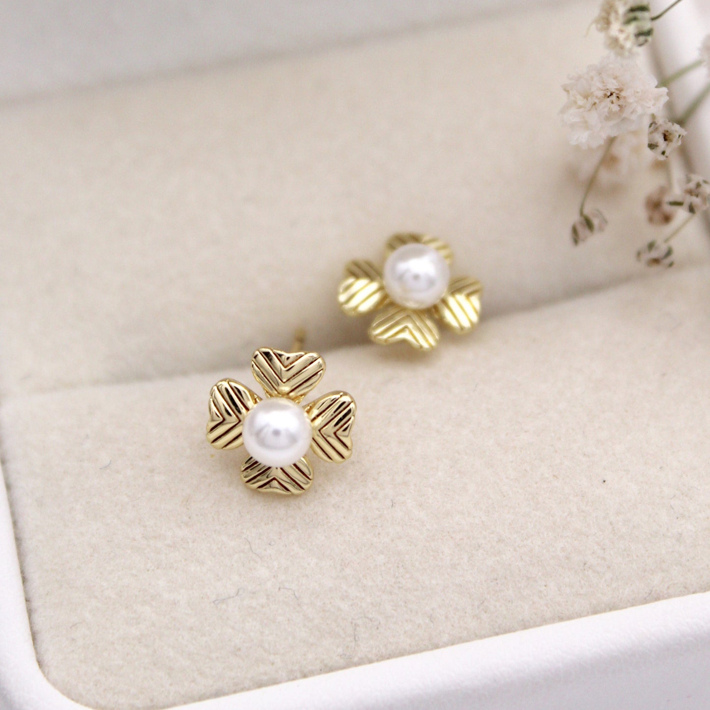 Alda Stud Earrings