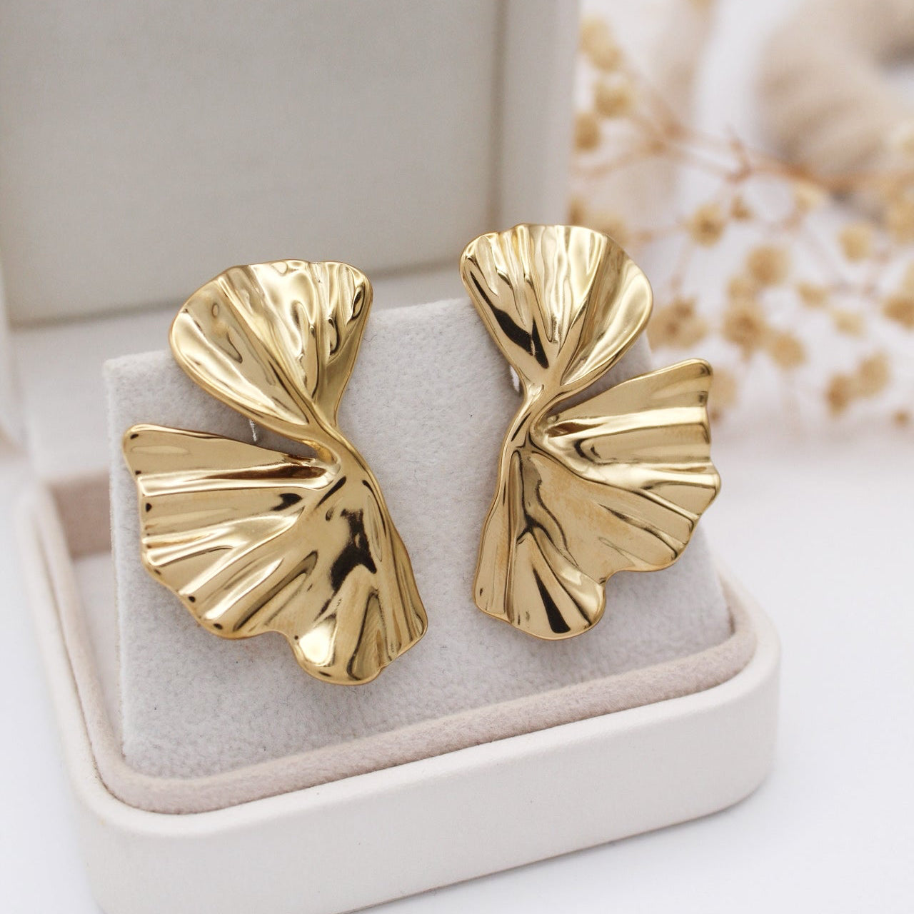 Nayara Stud Earrings