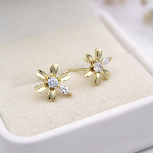 Azucena Stud Earrings
