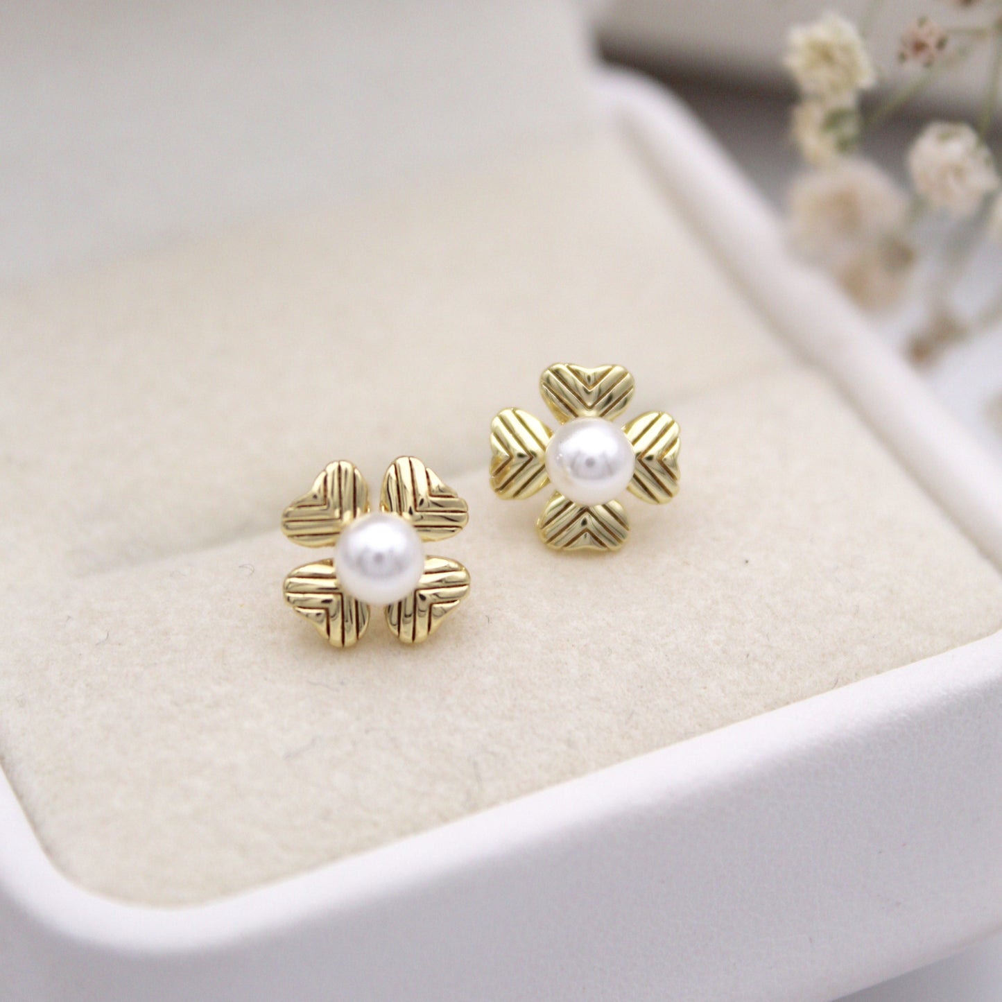 Alda Stud Earrings