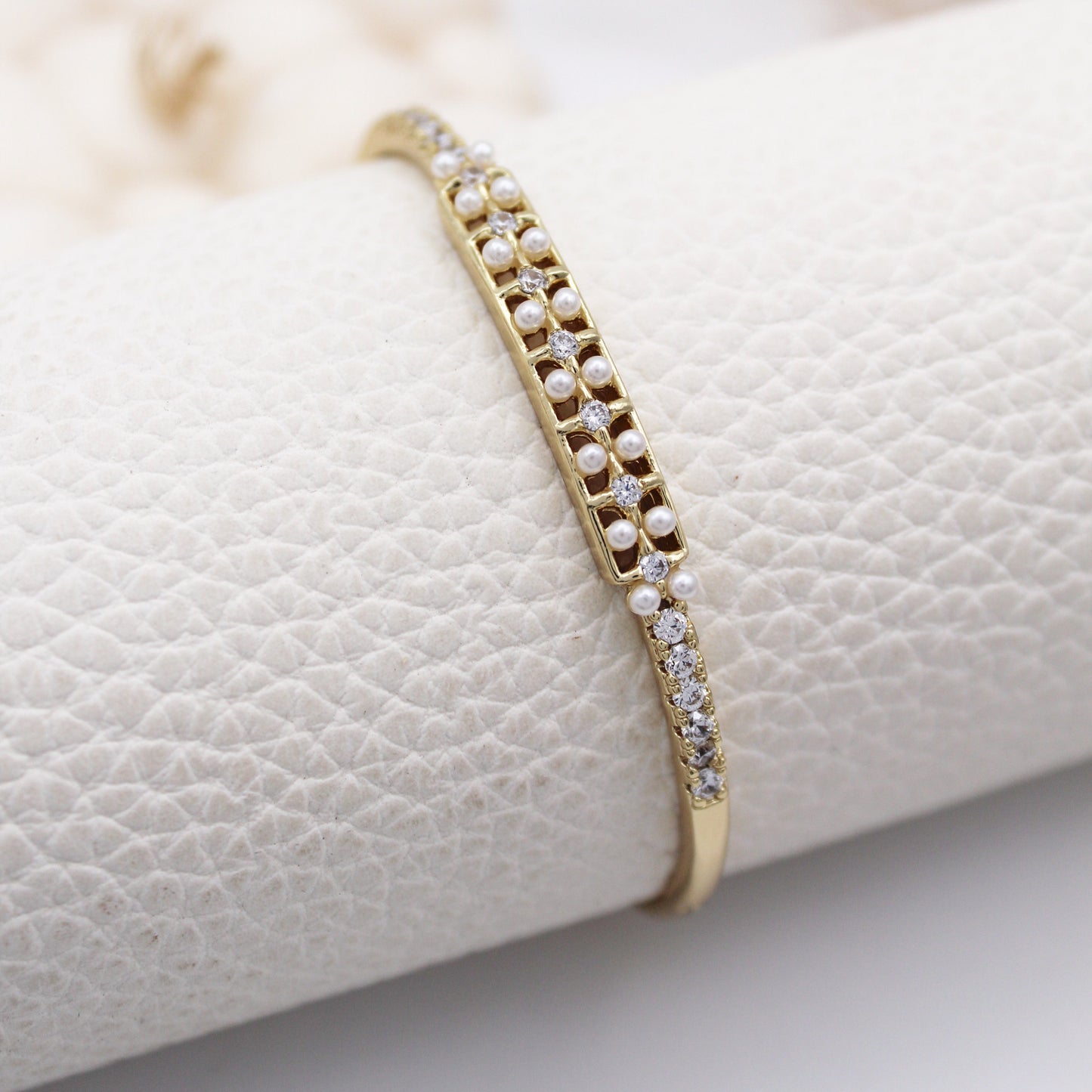 Pearl shine Bangle
