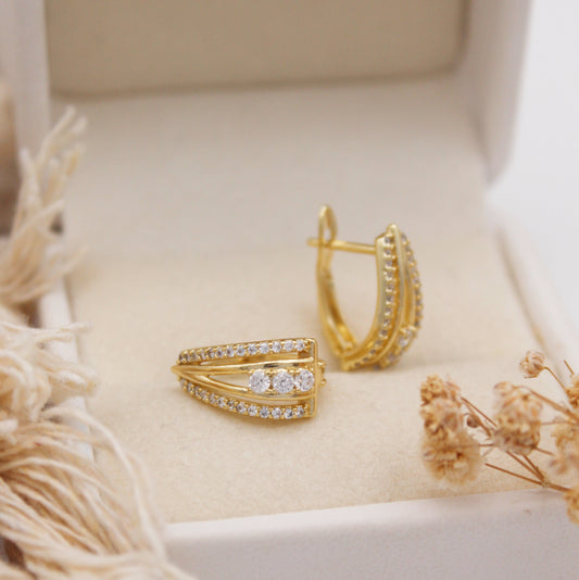 Nilah Huggie Earrings